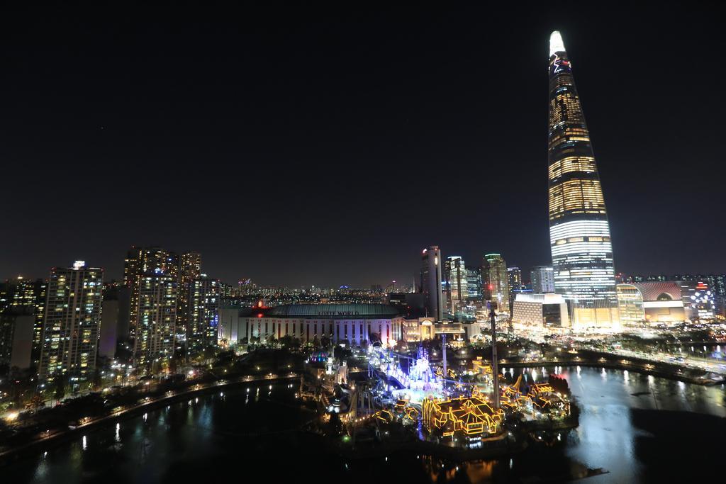 Lotte World Lake View Loft Seoul Exterior photo
